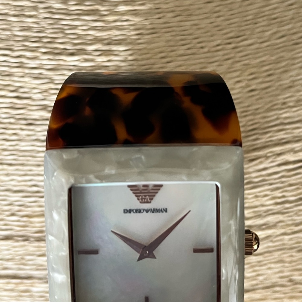 EMPORIO ARMANI PRE-LOVED AUTHENTIC DESIGNER TORTOISE PRINT DESIGN RESIN WATCH - Picture 10 of 11